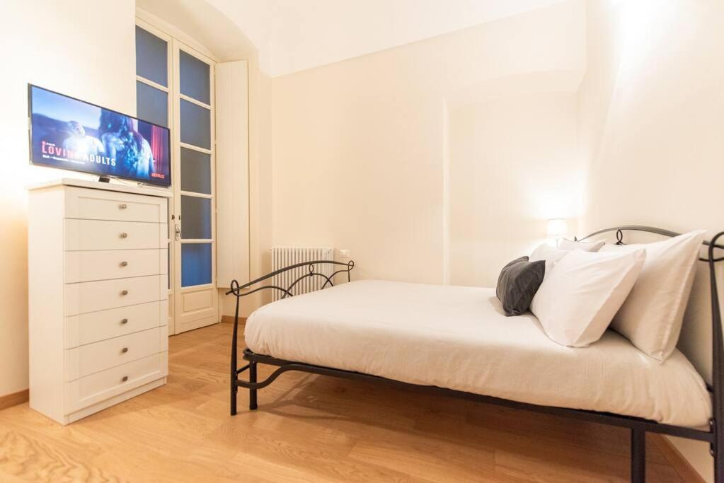 Grand Palace Apartment -Centro Storico Турин Екстер'єр фото